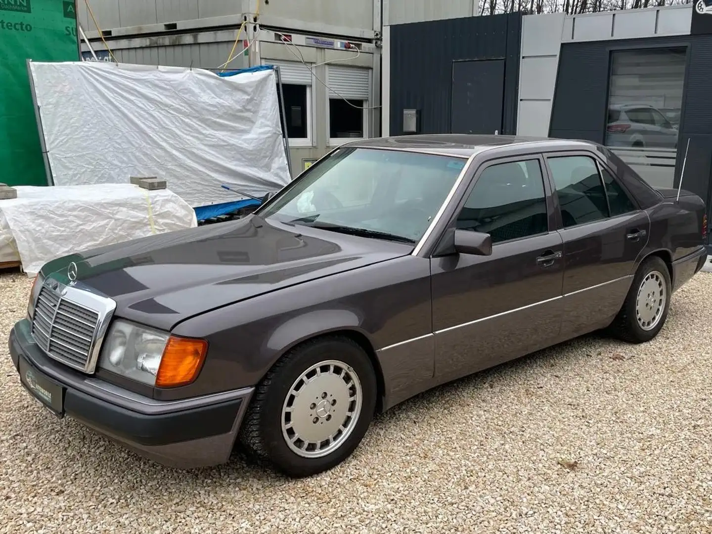 Mercedes-Benz E 300 D Turbo Gris - 2