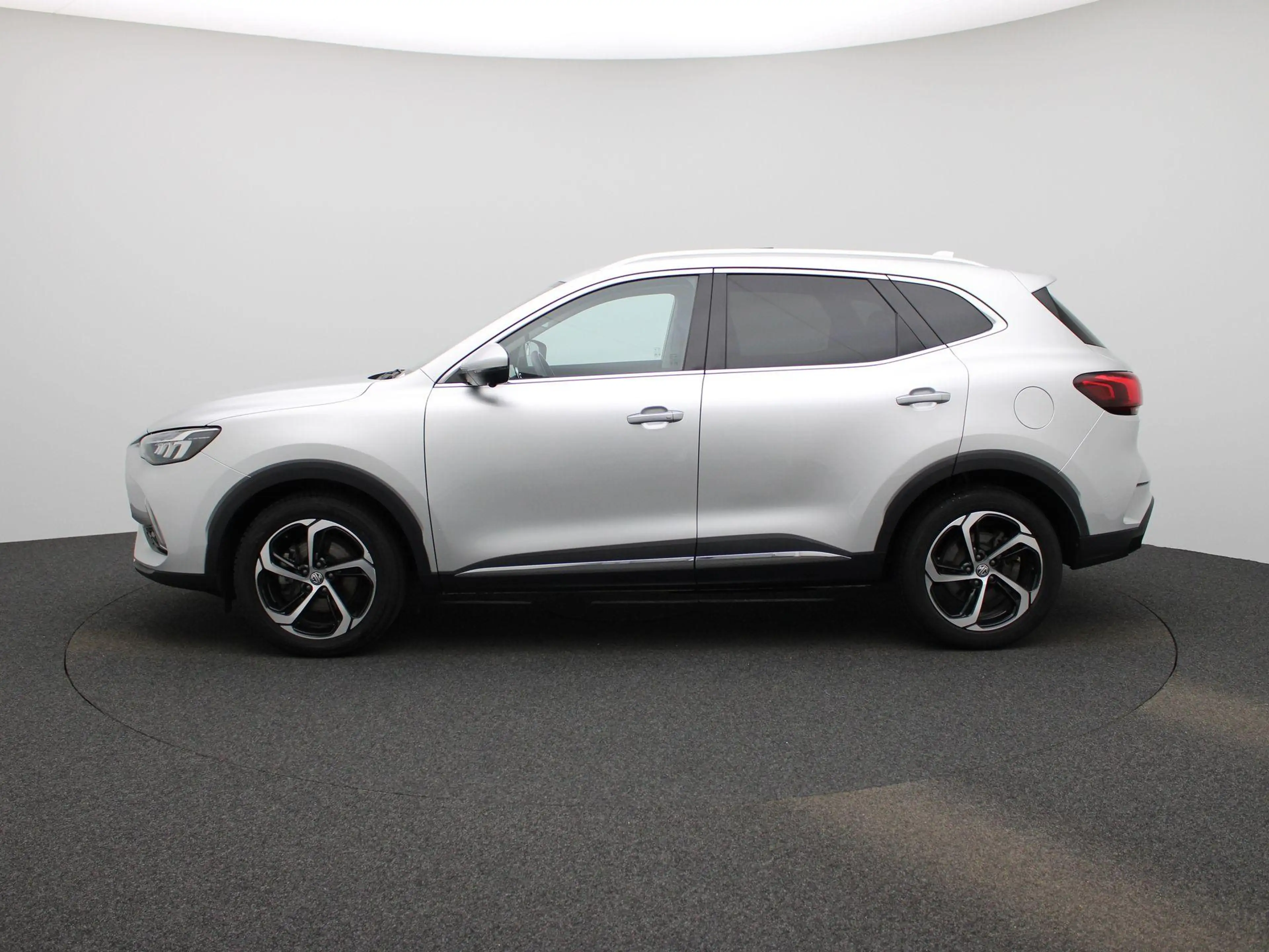 MG EHS 1.5 TGDI PHEV Aut. Luxury | Panoramadak | Leder | — photo 4