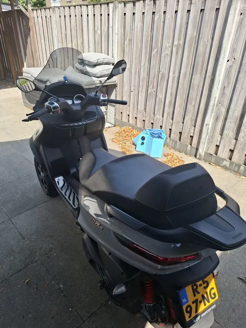 Piaggio MP3 500 MP3 500 LTE met ABS en ASR Nardo Grey in prijs ver Grijs - 2