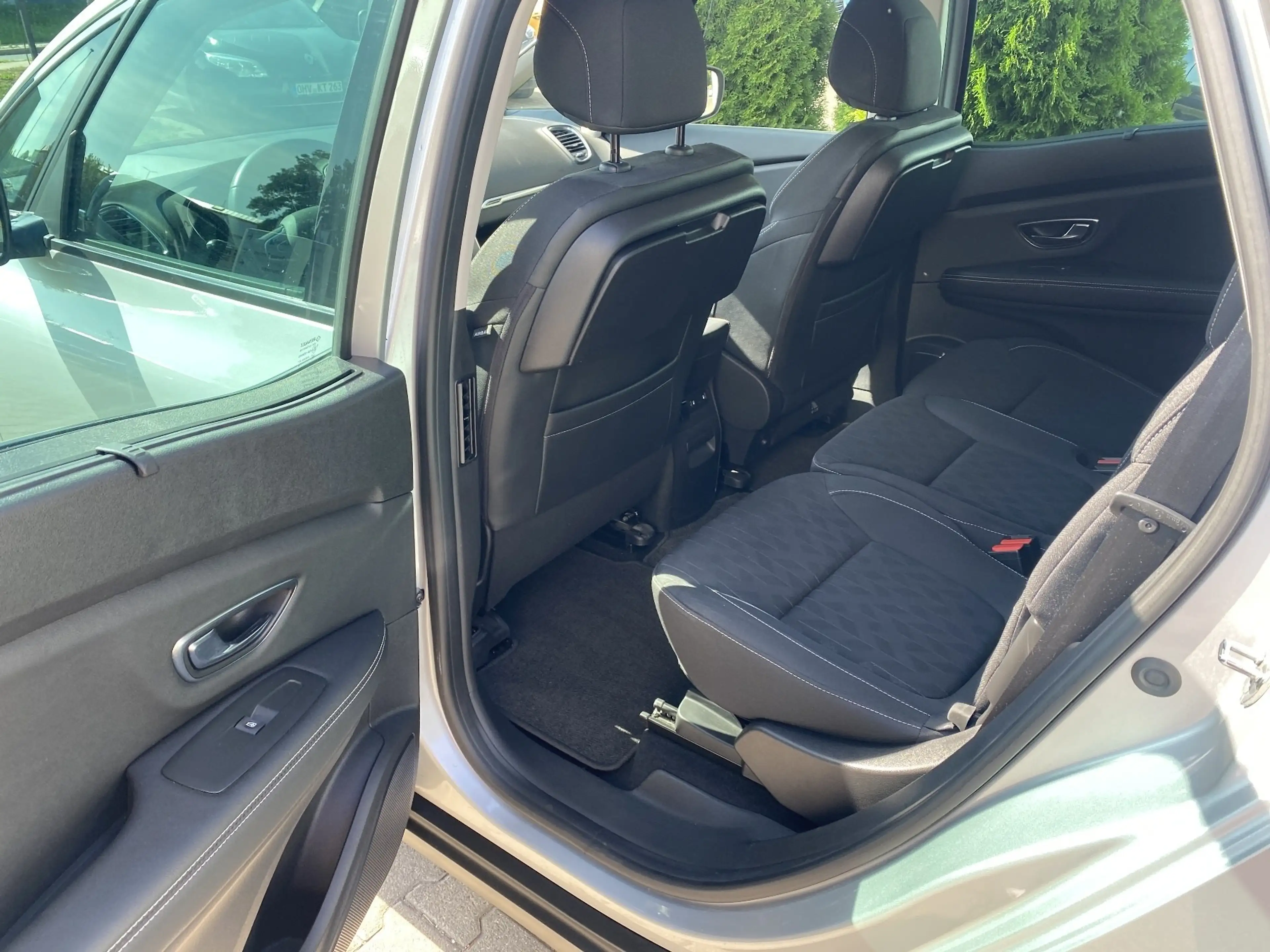 Renault Scenic IV LIMITED Deluxe TCe — photo 8