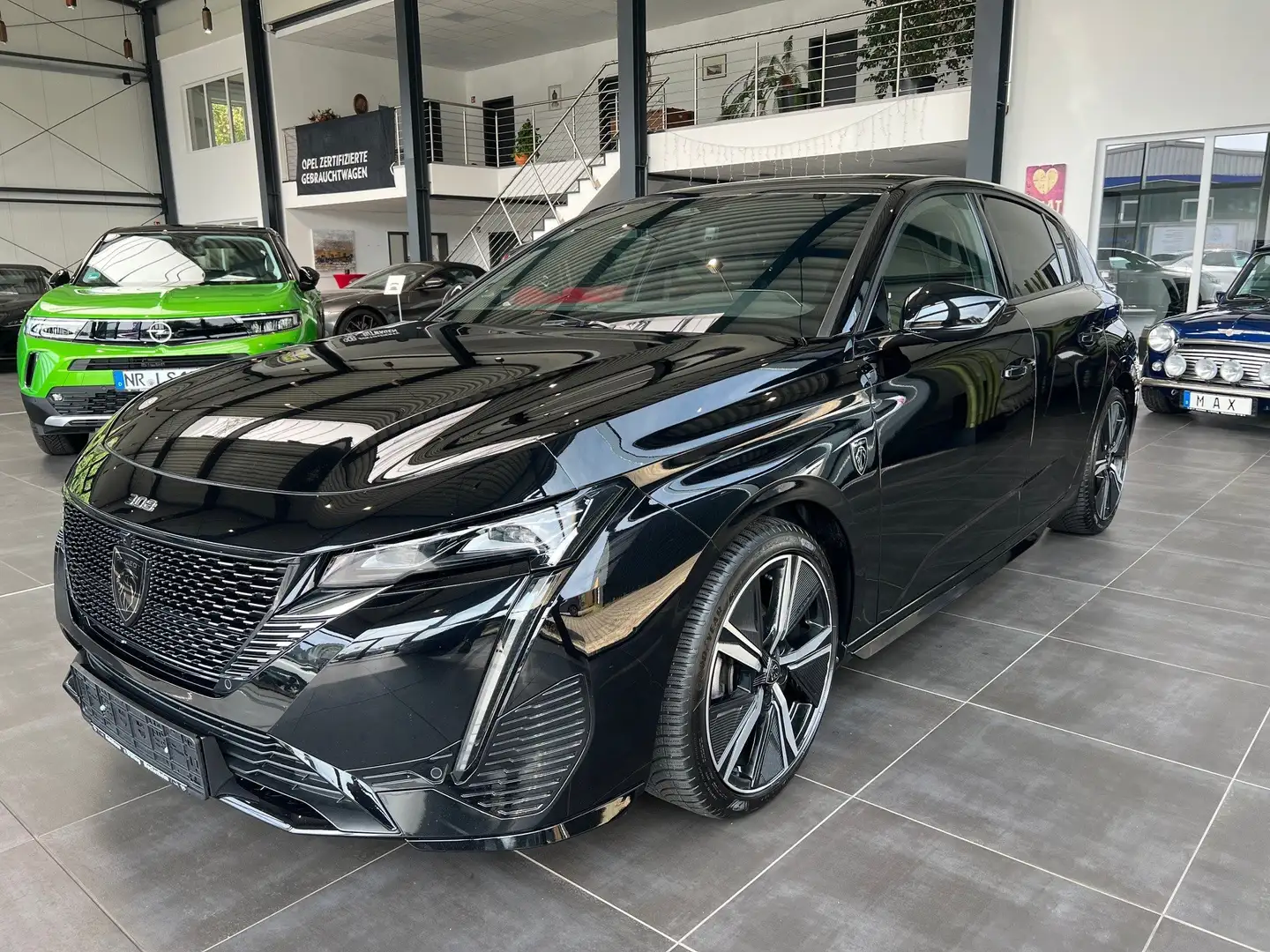 Peugeot 308 GT PureTech 130 EAT8 +LED-Matrix + Kamera + Navi + Schwarz - 1