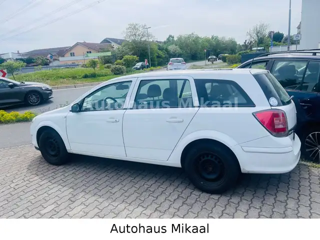 Opel Astra view 7