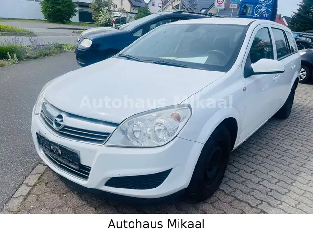 Opel Astra view 5