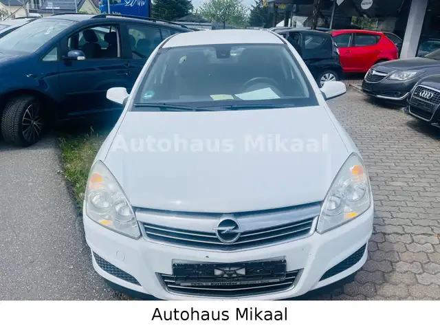 Opel Astra view 6