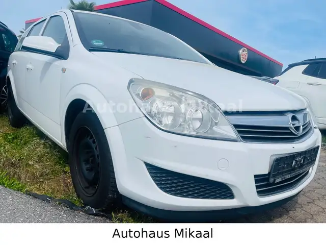 2009 Opel Astra in White for sale