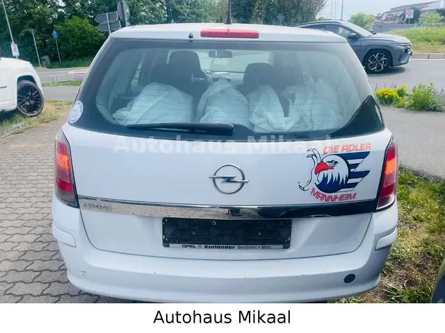 Opel Astra view 9
