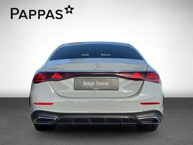 Mercedes-Benz E 300 de 4MATIC Limousine mit EQ Hybrid Technologi AMG L Ansicht 5