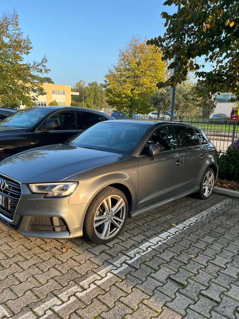 Audi A3 40 TDI Sportback quattro S tronic sport Gris - 2