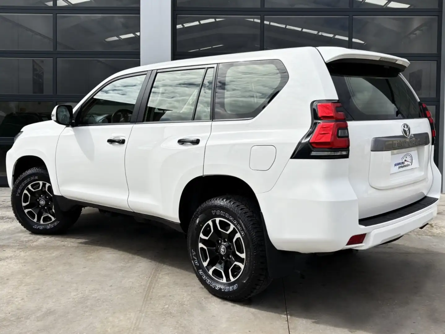 Toyota Land Cruiser D-4D GX Blanc - 2