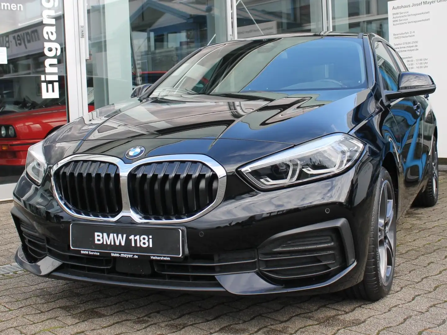 BMW 118 1er 118i Advantage Schwarz - 1