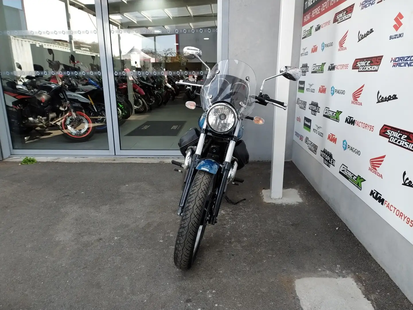 Moto Guzzi V 7 Bleu - 2