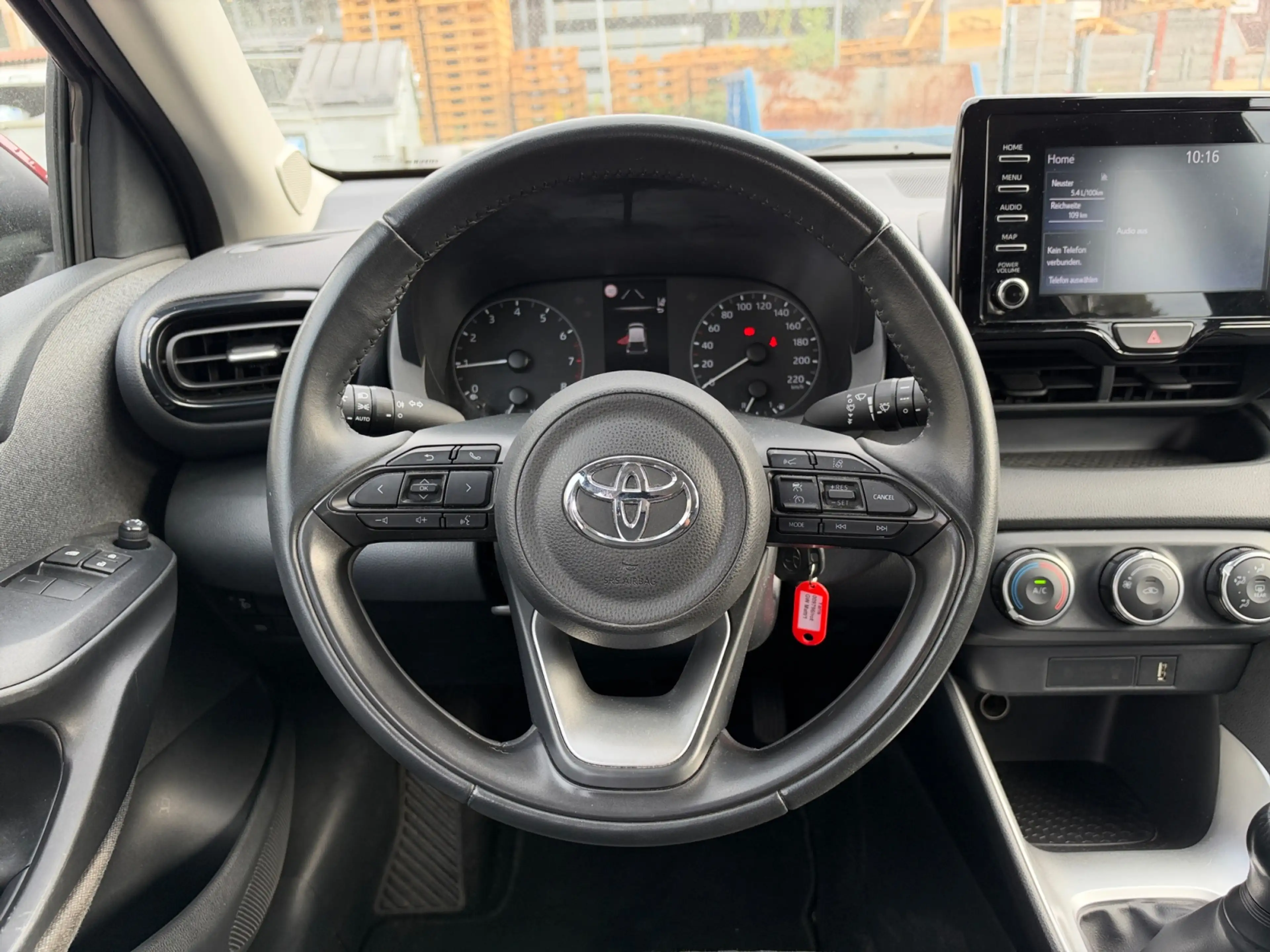Toyota Yaris Yaris - 1,0 l 5-türig Active — photo 11