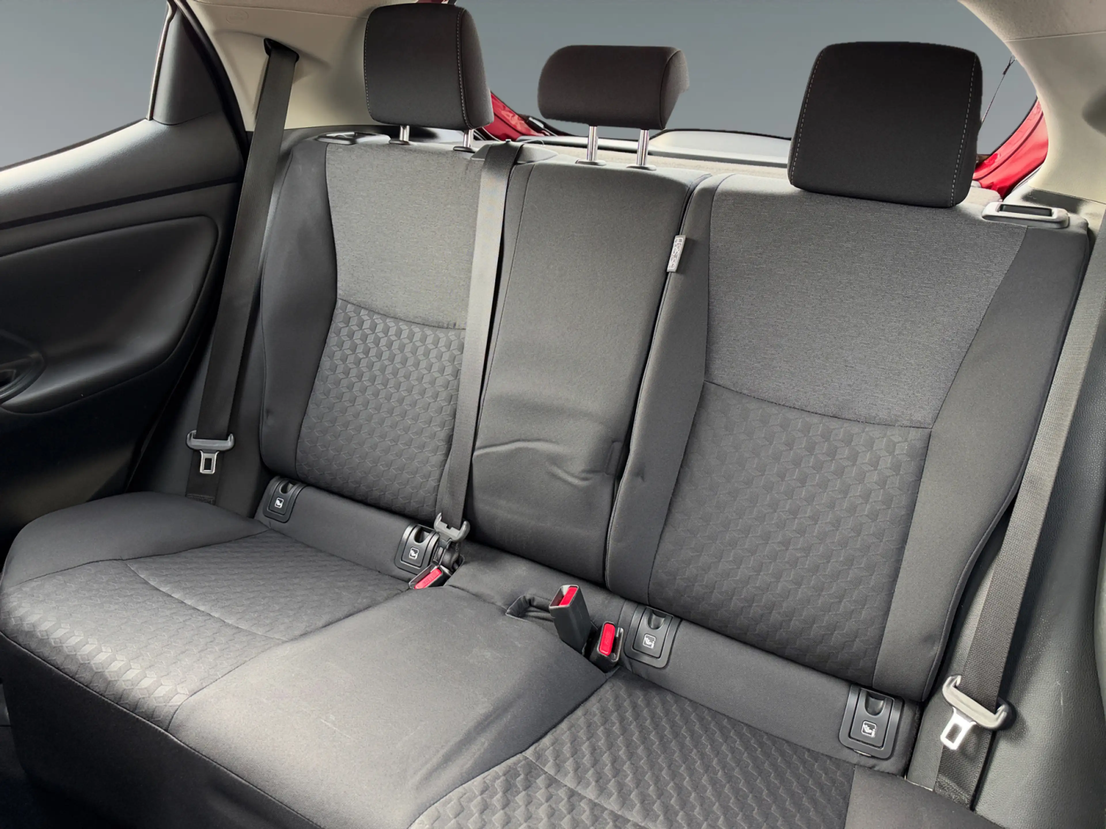 Toyota Yaris Yaris - 1,0 l 5-türig Active — photo 13