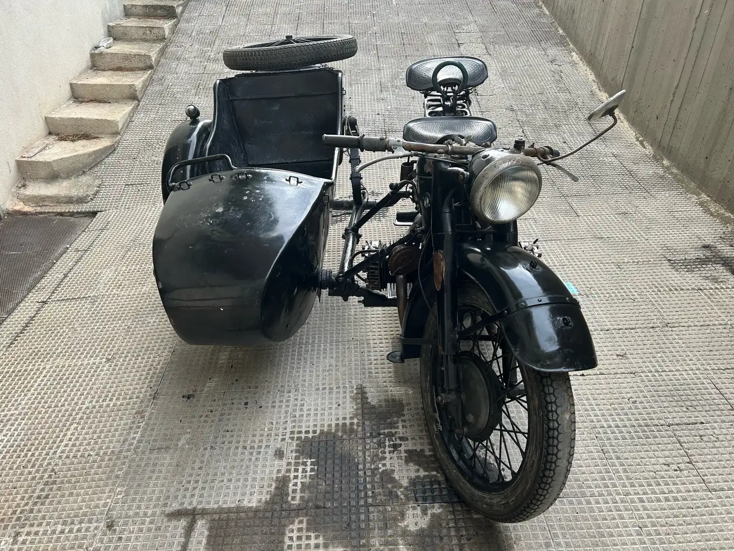 BMW R 12 SIDECAR - 2