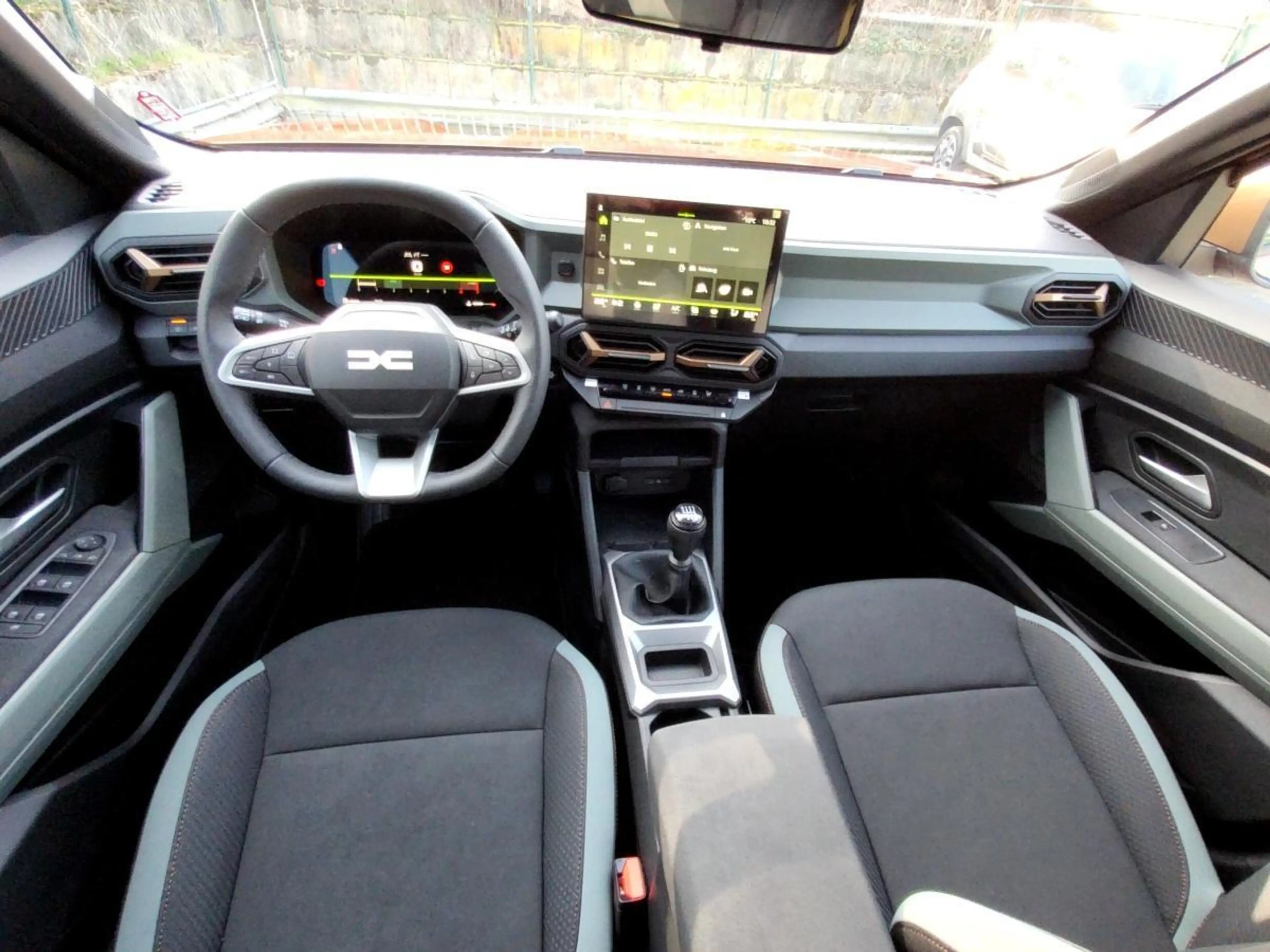 Dacia Bigster Extreme TCe 140 — photo 8