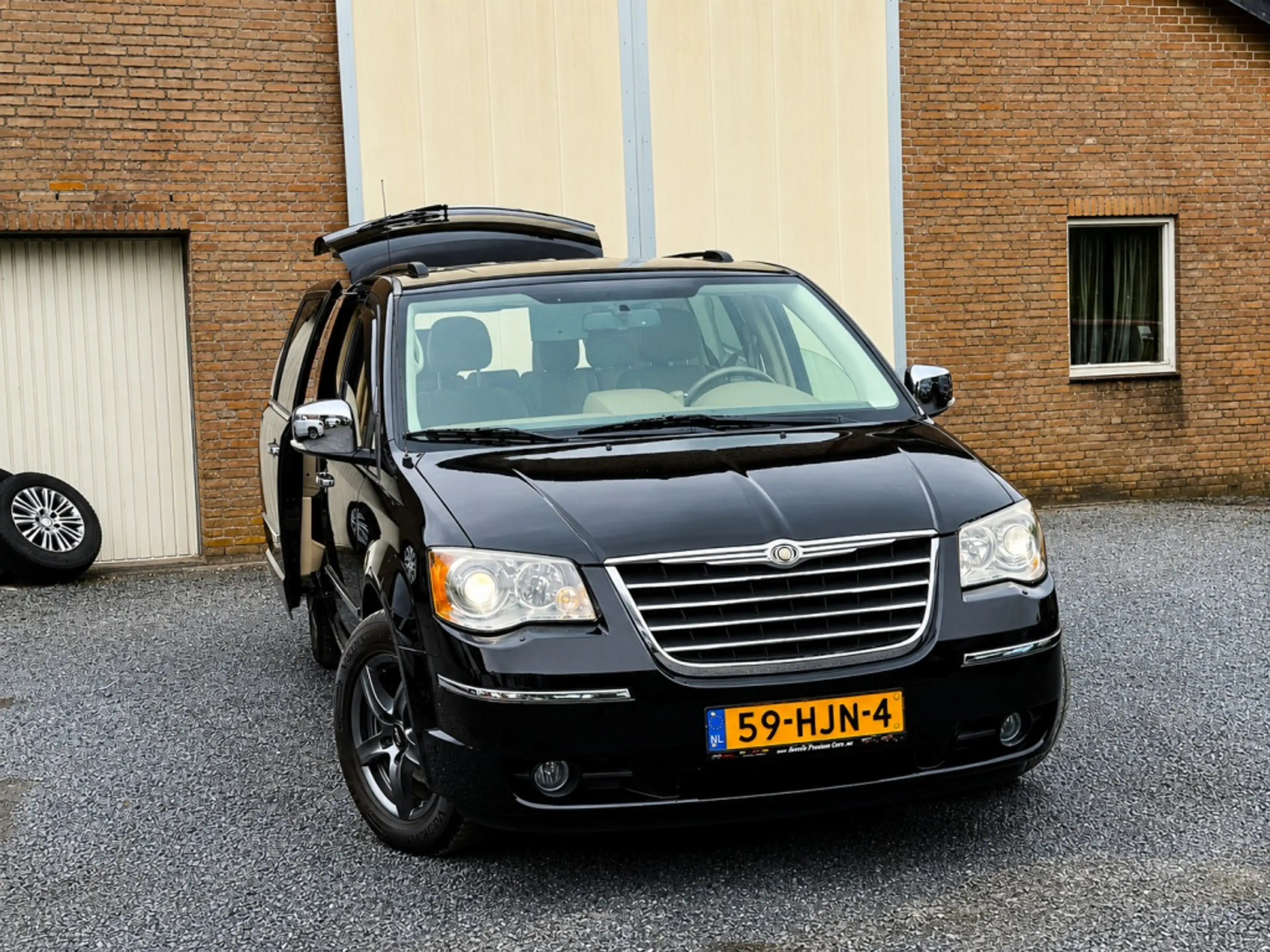Chrysler Grand Voyager 3.8 V6 Limited — photo 8