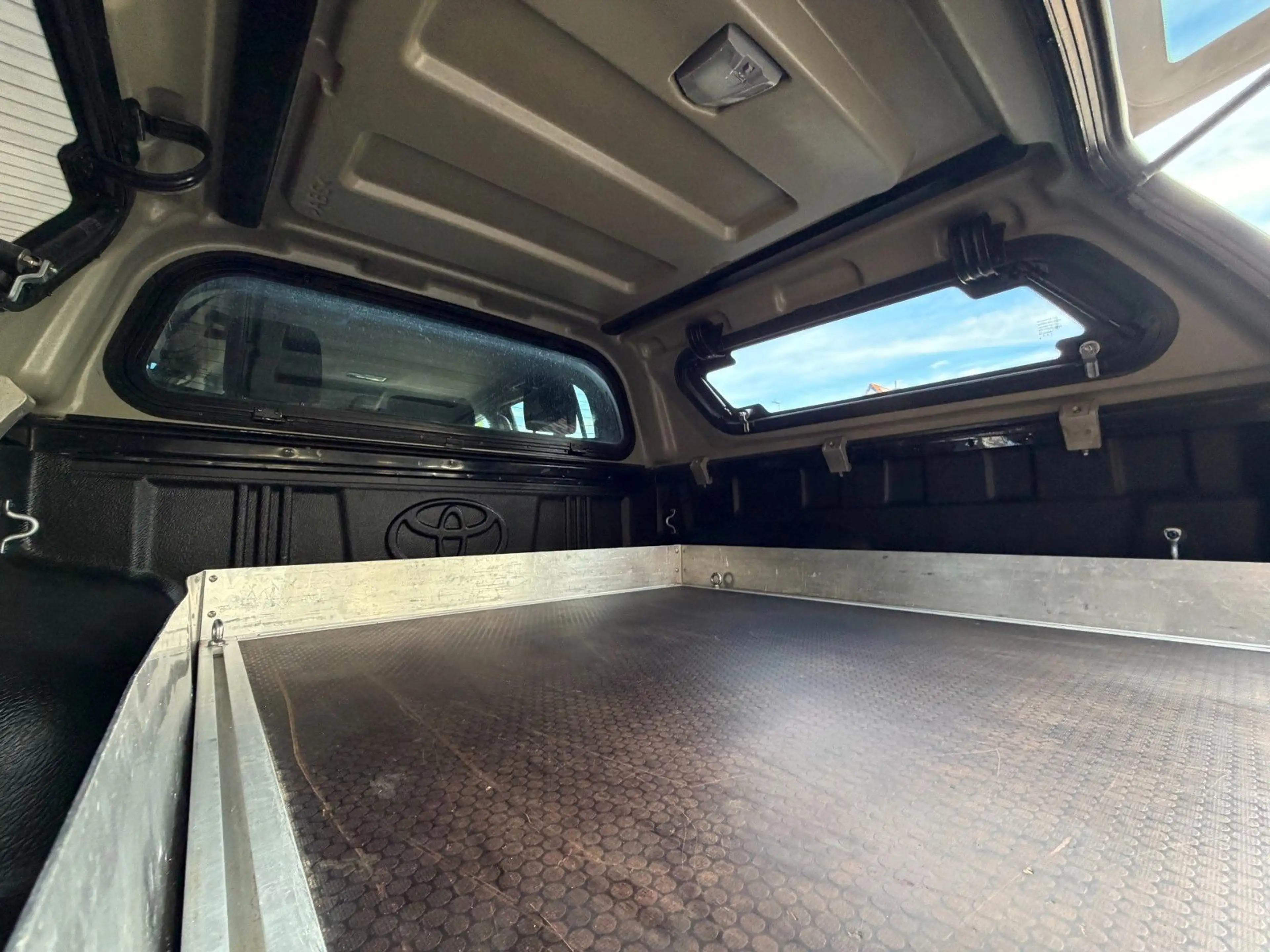Toyota Hilux Double Cab Duty Comfort 4x4 Harttop*AHK — photo 30