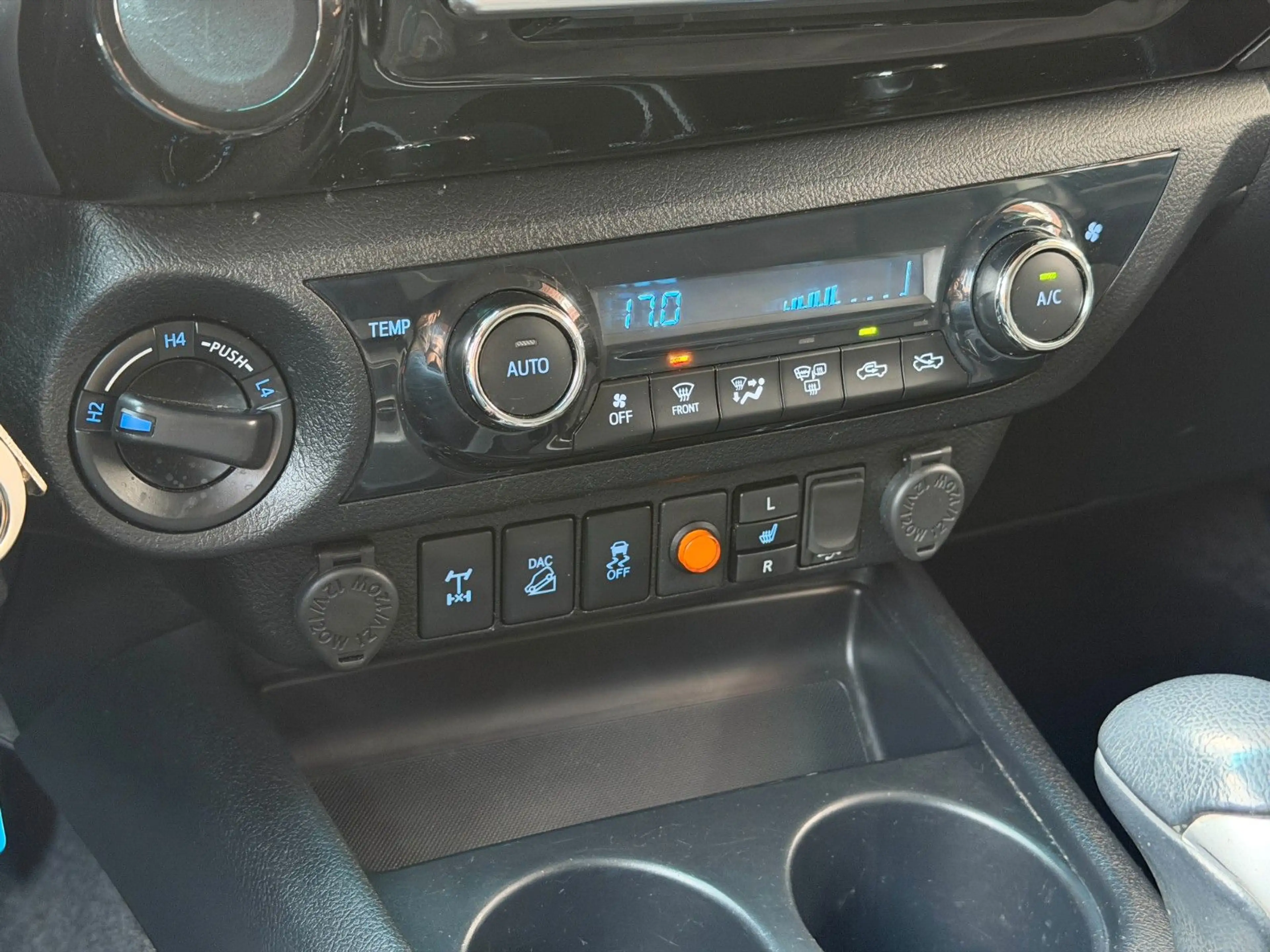 Toyota Hilux Double Cab Duty Comfort 4x4 Harttop*AHK — photo 19