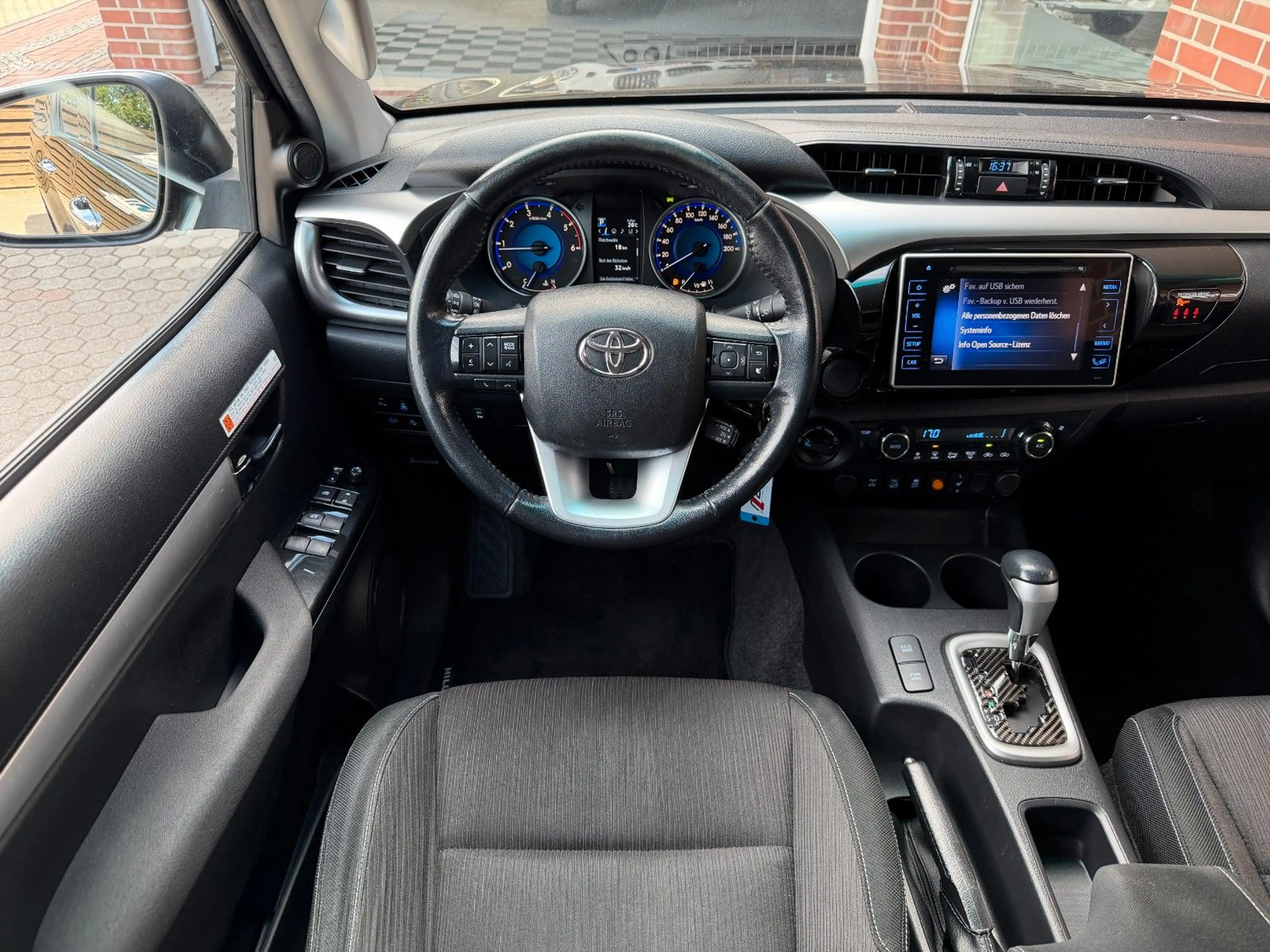 Toyota Hilux Double Cab Duty Comfort 4x4 Harttop*AHK — photo 12
