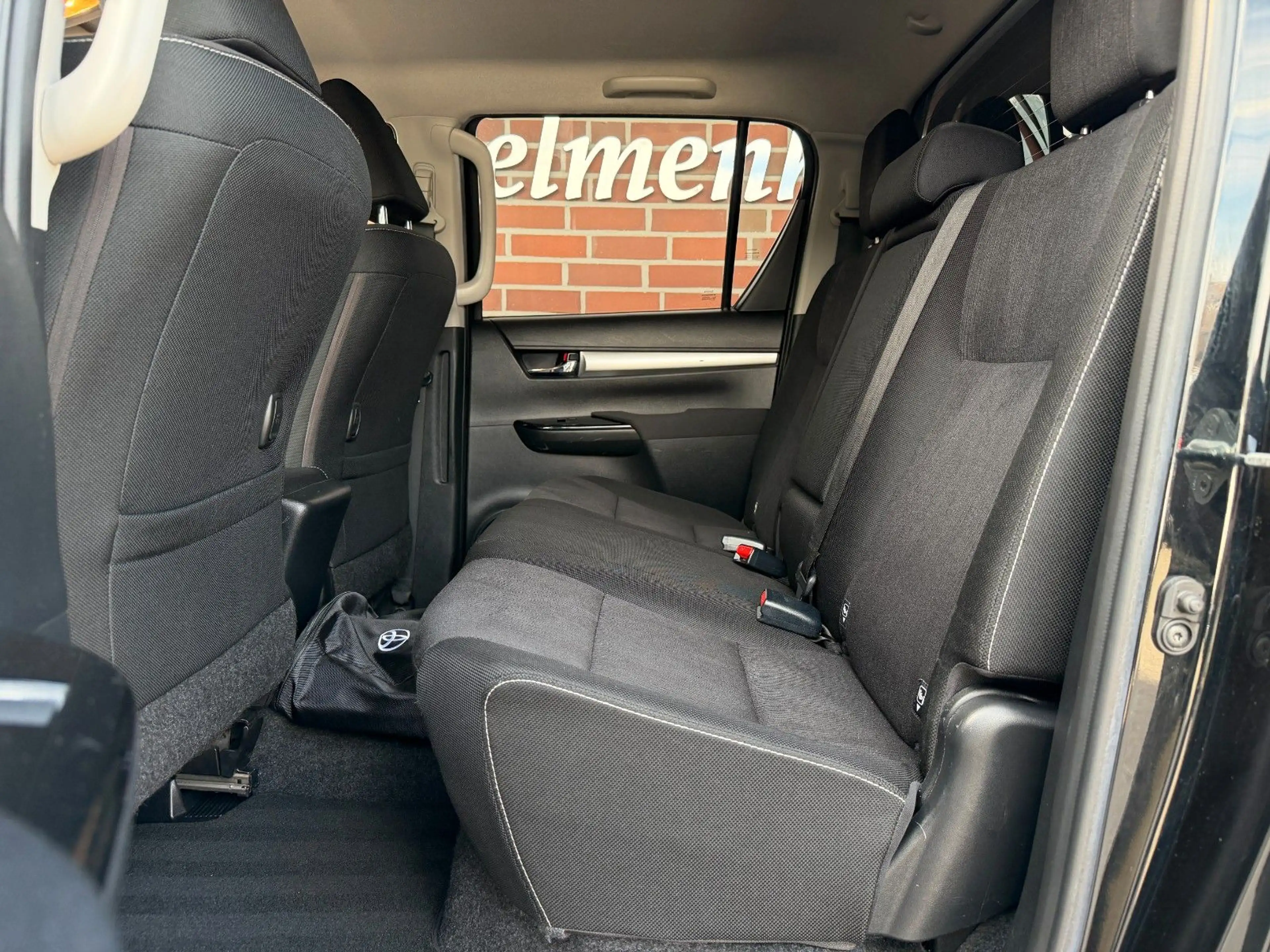 Toyota Hilux Double Cab Duty Comfort 4x4 Harttop*AHK — photo 13