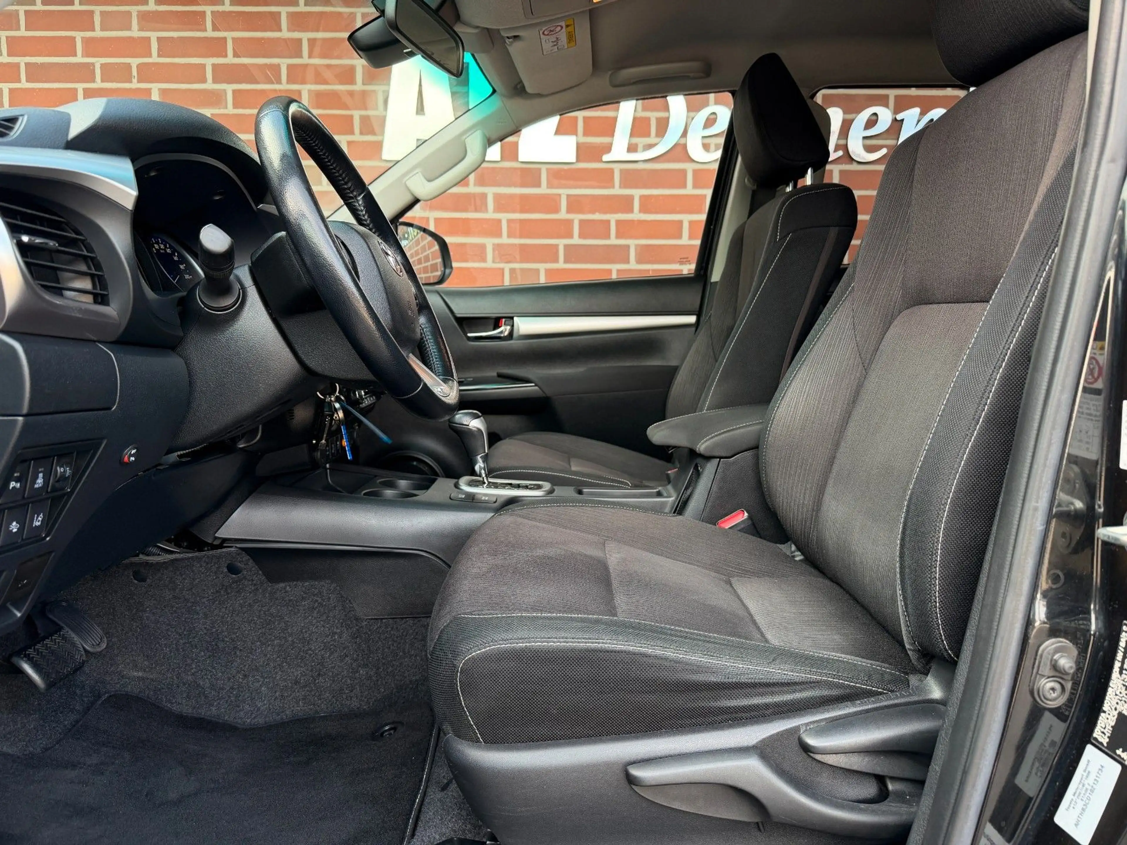 Toyota Hilux Double Cab Duty Comfort 4x4 Harttop*AHK — photo 11