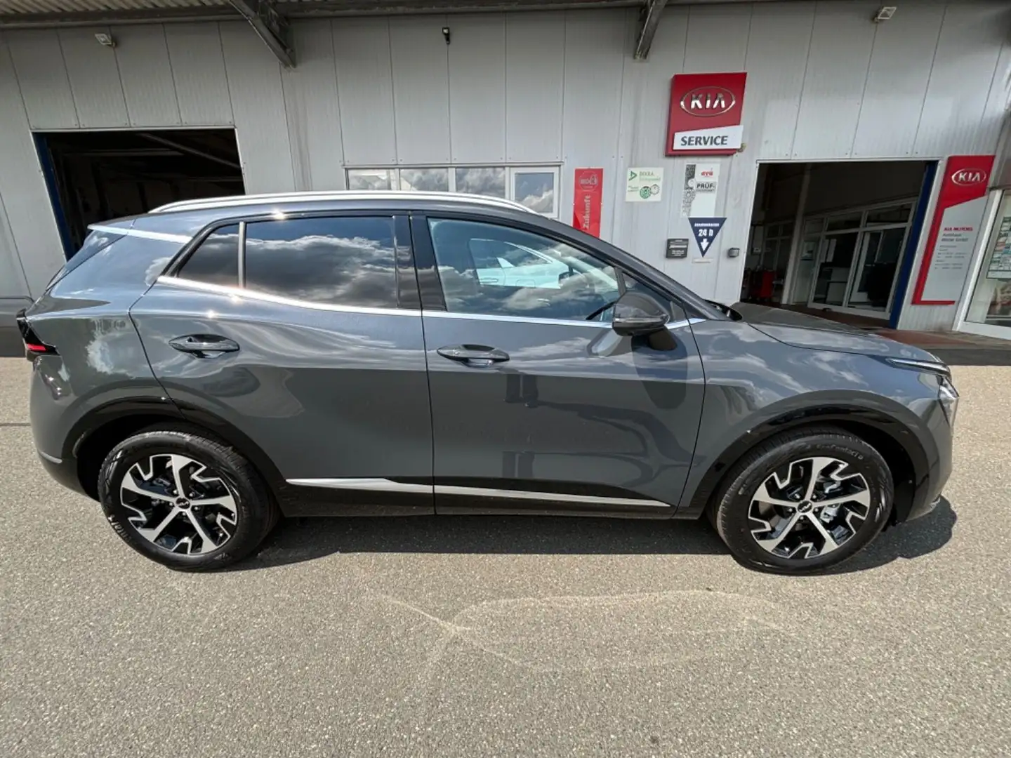 Kia Sportage 48V 2WD DCT SPI DRIVE SOUND Grau - 2