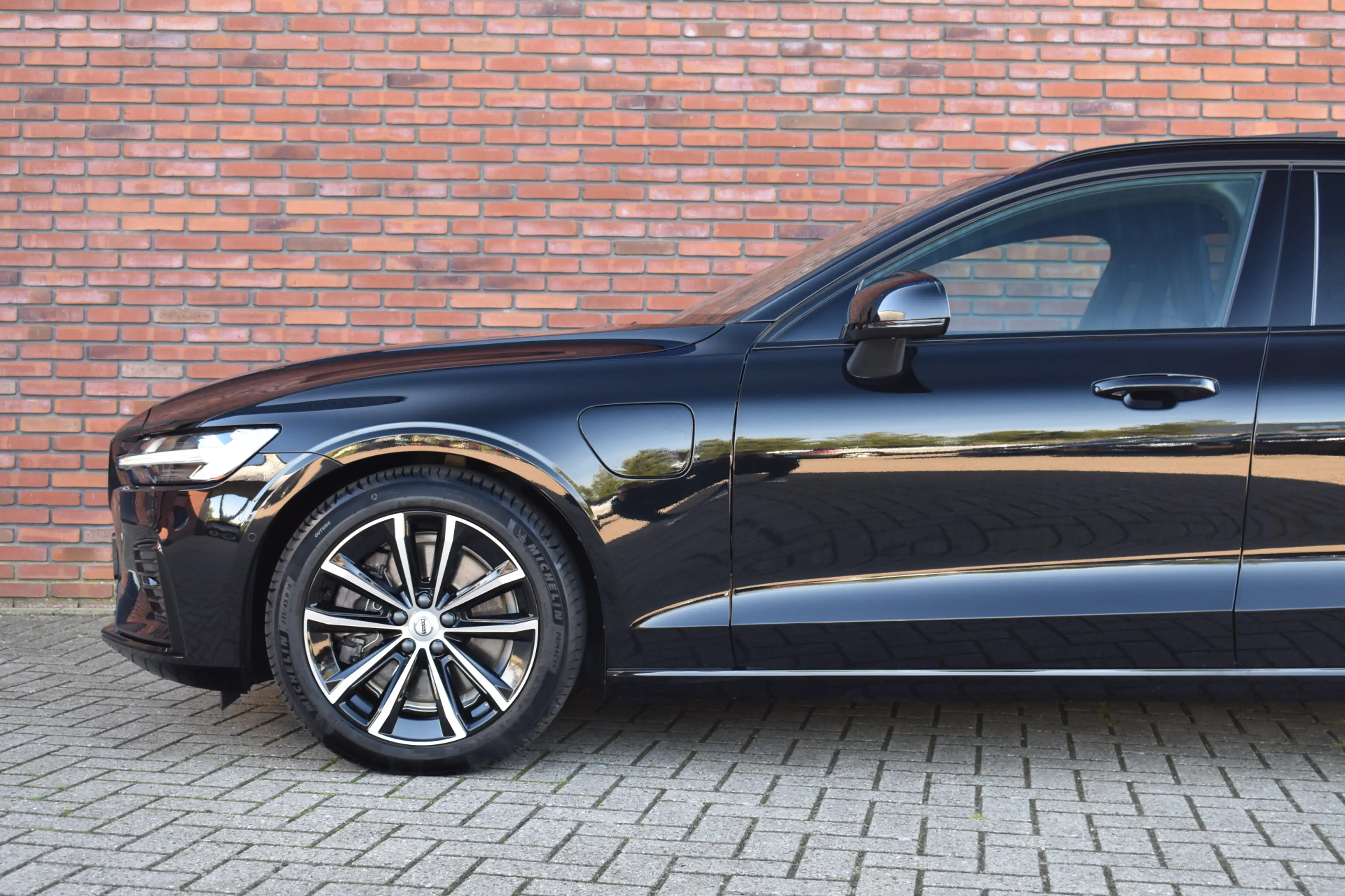 Volvo V60 T8 455PK Plug-in hybrid AWD Plus Dark | trekhaak | — photo 12