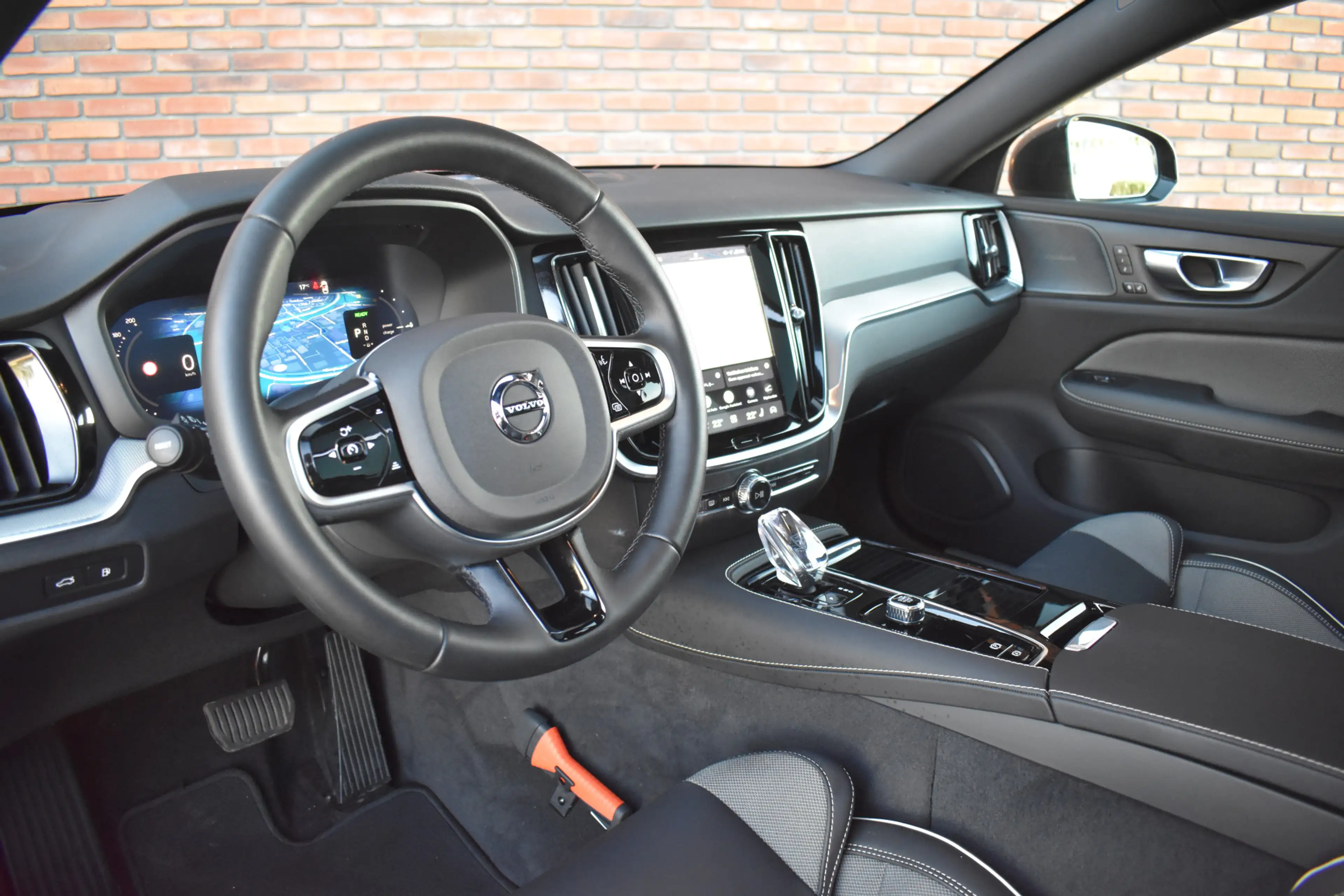 Volvo V60 T8 455PK Plug-in hybrid AWD Plus Dark | trekhaak | — photo 5