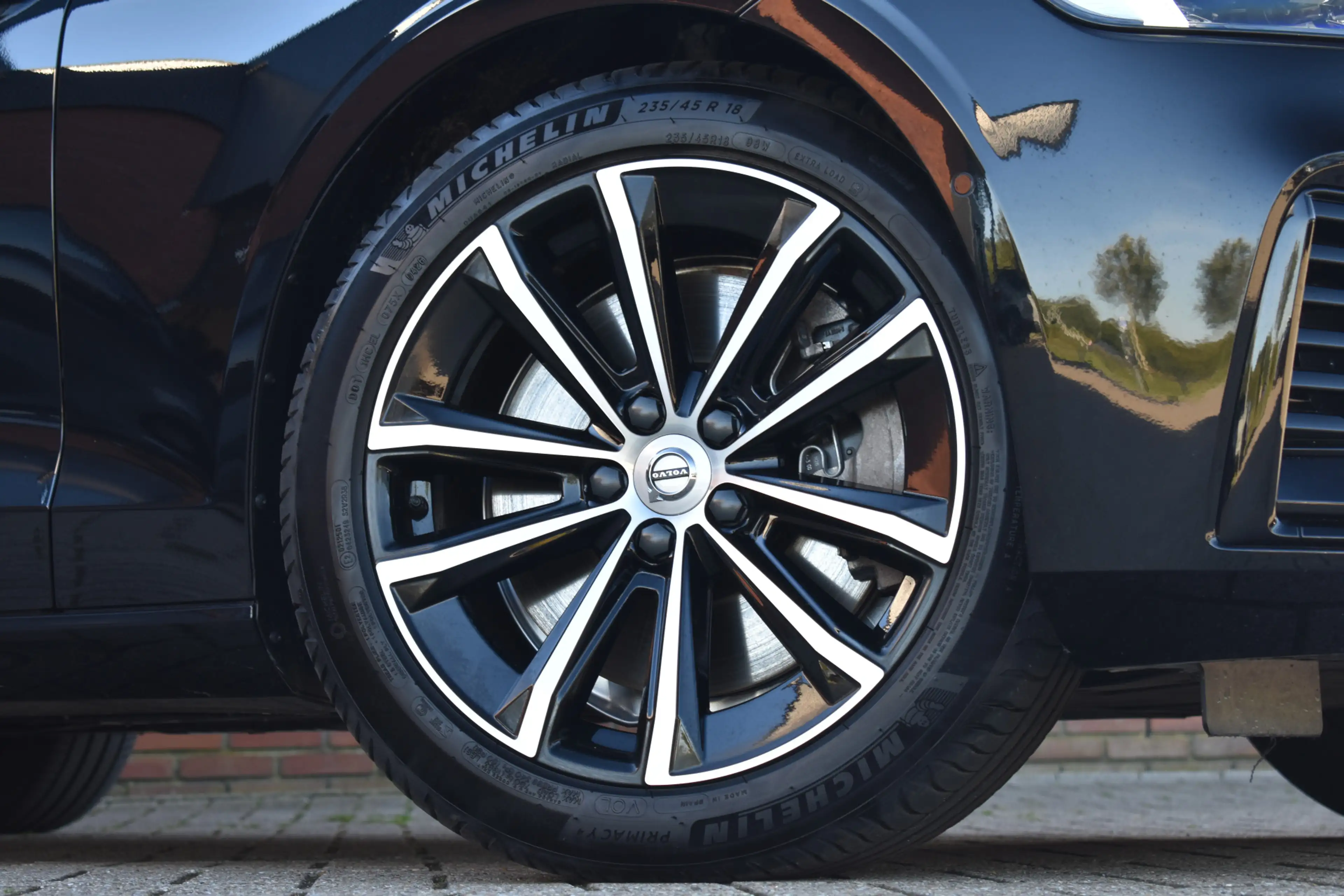 Volvo V60 T8 455PK Plug-in hybrid AWD Plus Dark | trekhaak | — photo 3