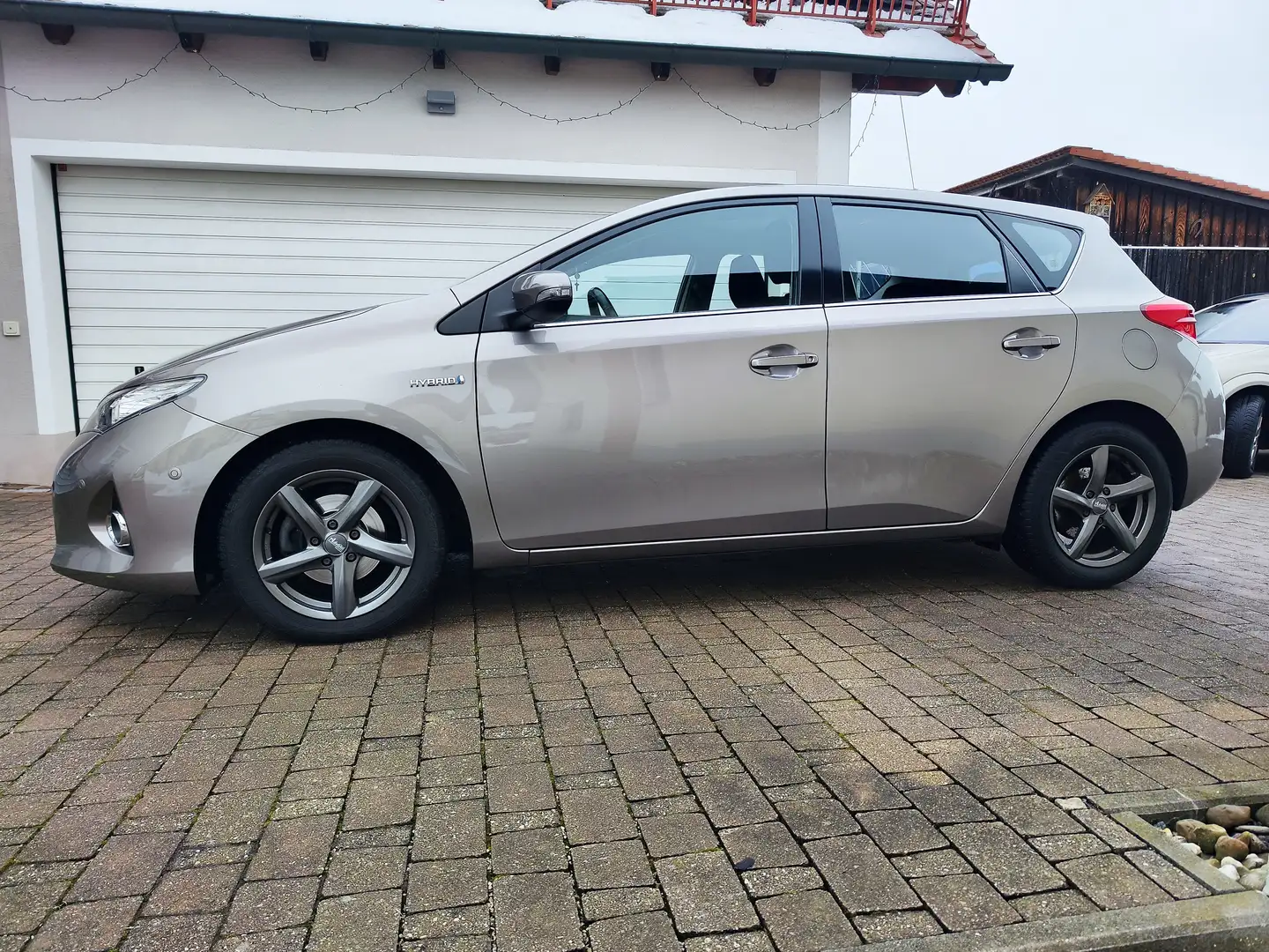 Toyota Auris Bronze - 2