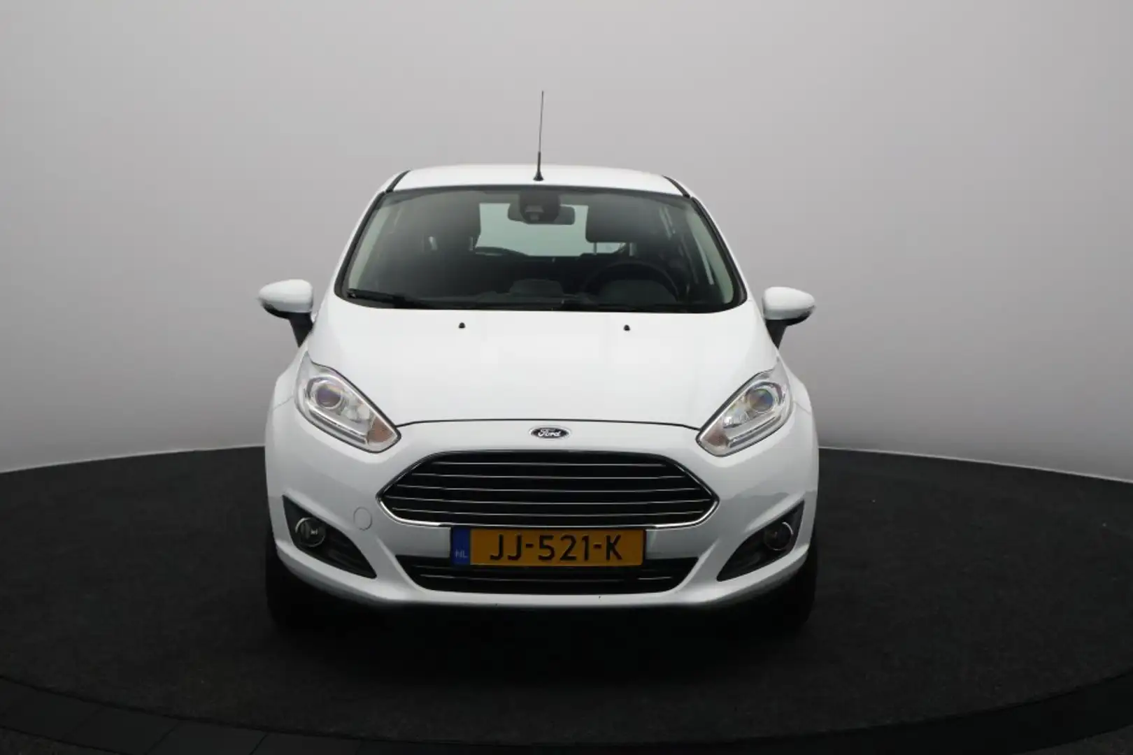 Ford Fiesta 1.0 Titanium | Navigatie | Climtronic | NAP Wit - 2
