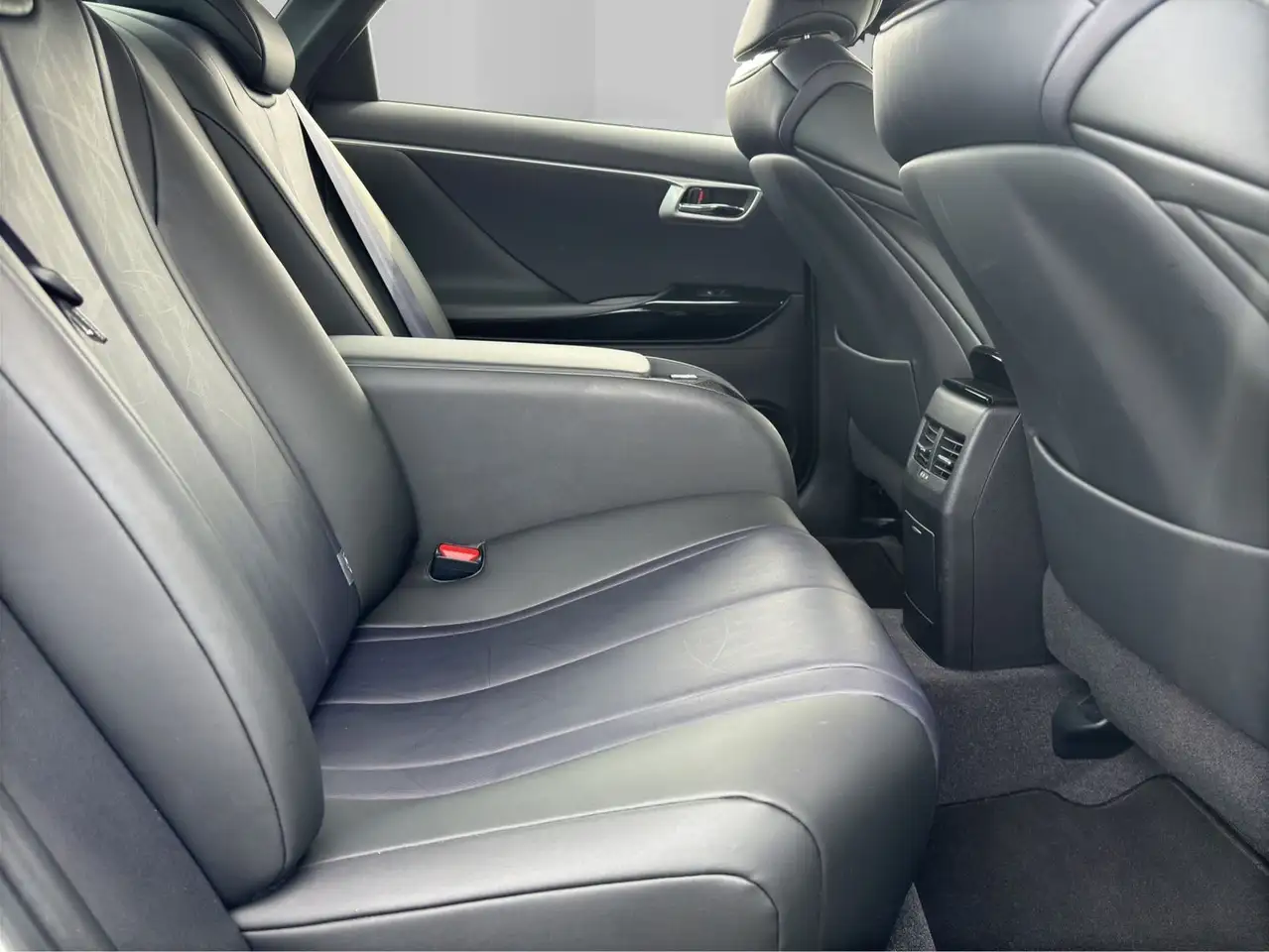 Toyota Mirai — photo 15 sur 18