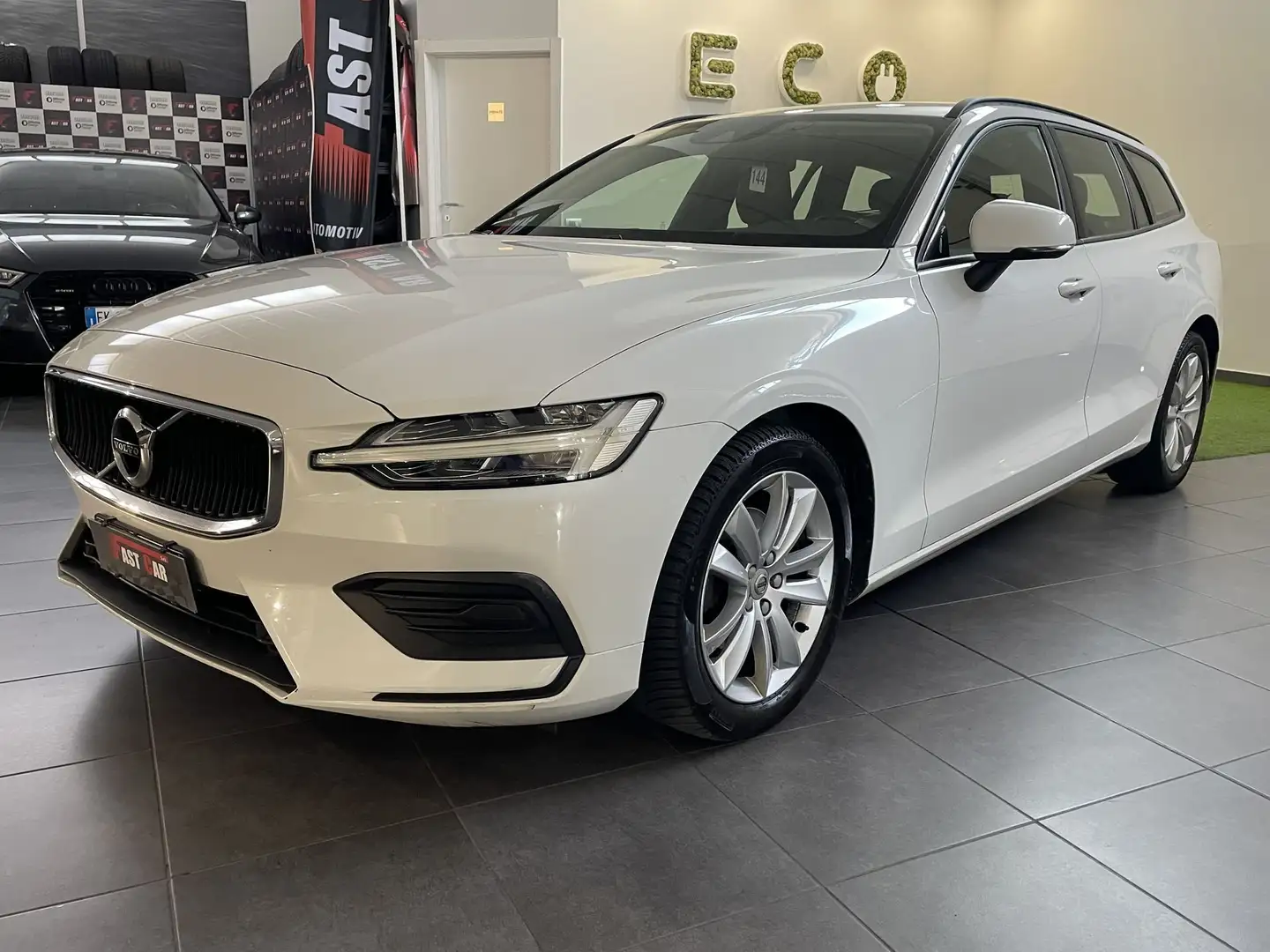 Volvo V60 V60 D3 Geartronic R-design Weiß - 1
