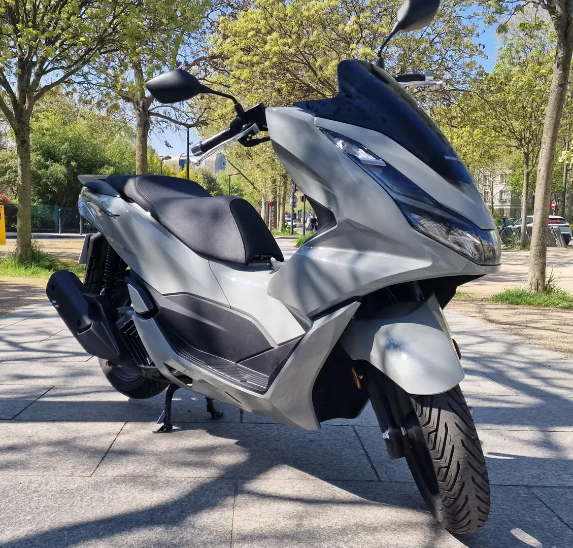 Honda PCX 125 Gris - 1