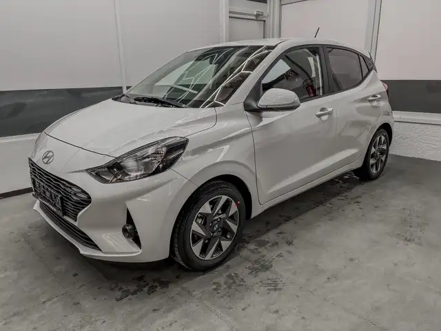 Hyundai i10 STYLE AUT NAVI SHZ RFK TEMPOMAT 1.2 57,9kW/79PS...