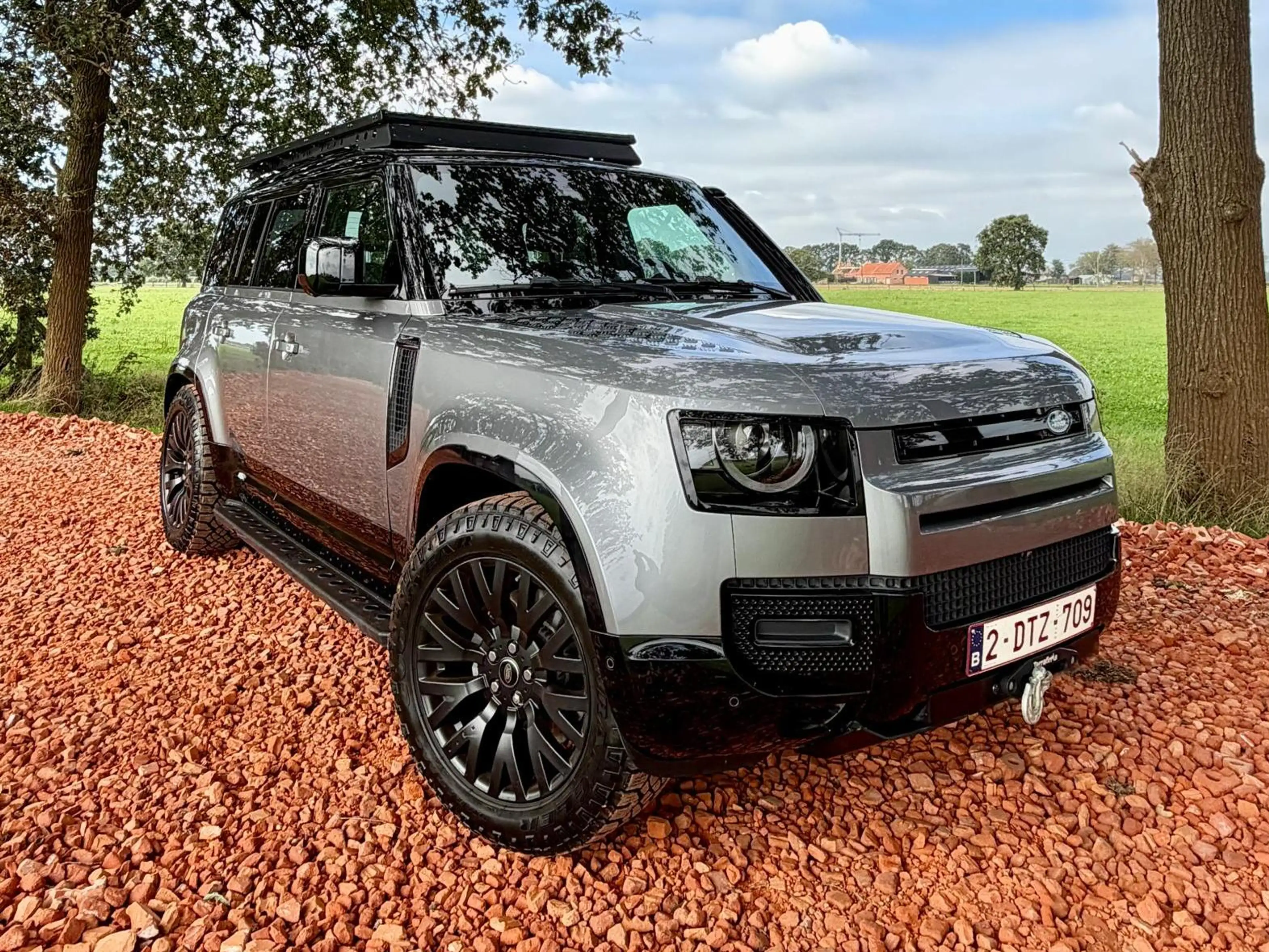 Land Rover Defender Defender 110 3.0 D MHEV D250 Hard Top X-Dynamic SE — photo 9