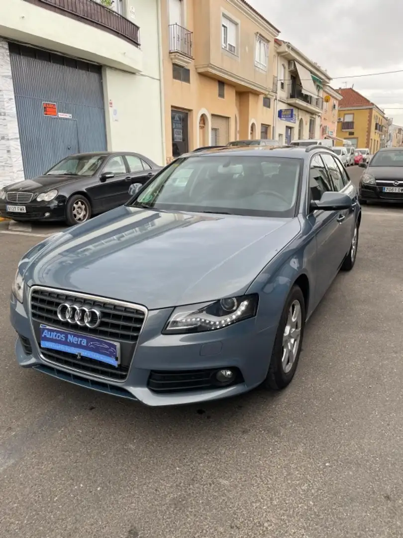 Audi A4 Avant 2.0 TFSI Blau - 2