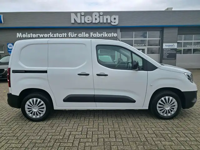 Opel Combo Cargo/AHK/DAB/Tempom./PDC/Garantie-01.2027