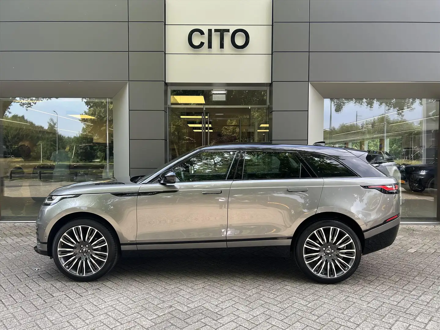 Land Rover Range Rover Velar P250 AWD R-Dynamic SE Grigio - 2