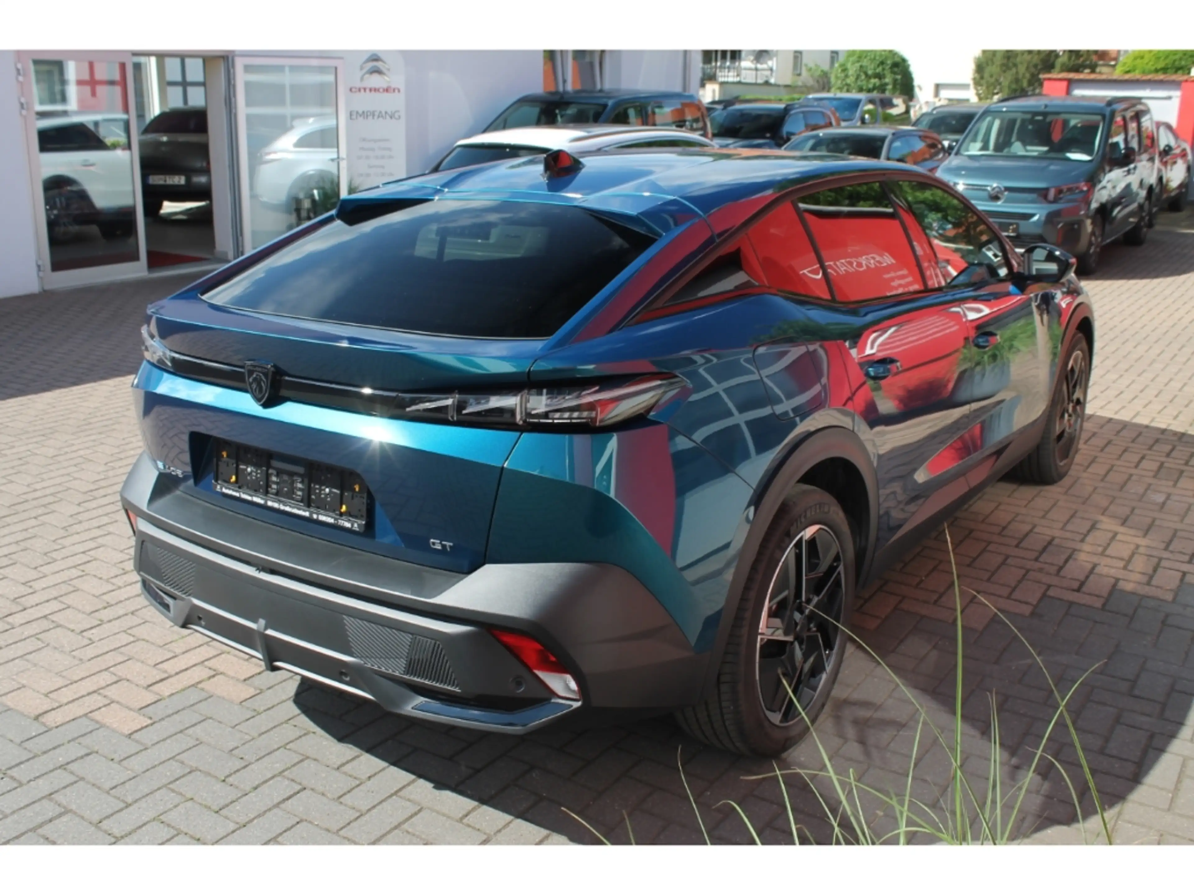 Peugeot 408 Elektro 210 GT 360 Navi Shz eHk Focal eSitz — photo 5