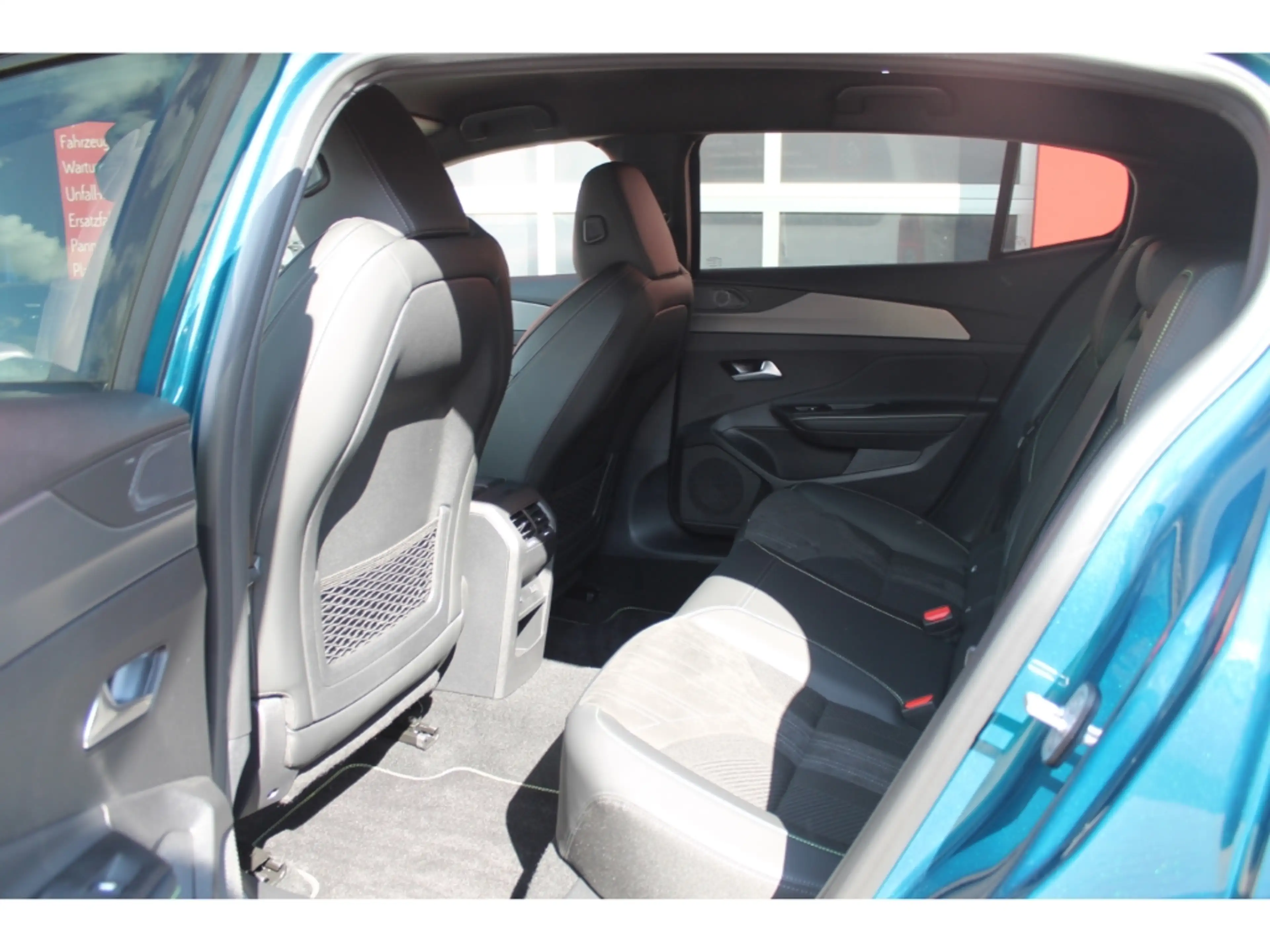 Peugeot 408 Elektro 210 GT 360 Navi Shz eHk Focal eSitz — photo 8