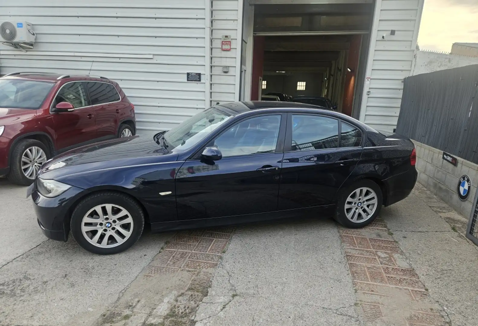 BMW 320 320d Aut. Bleu - 2