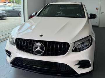 Coupé 4MATIC mit außergewöhnlich umfangreicher Sonderausstattung im ursprünglichen Wert von rund € 25.000.