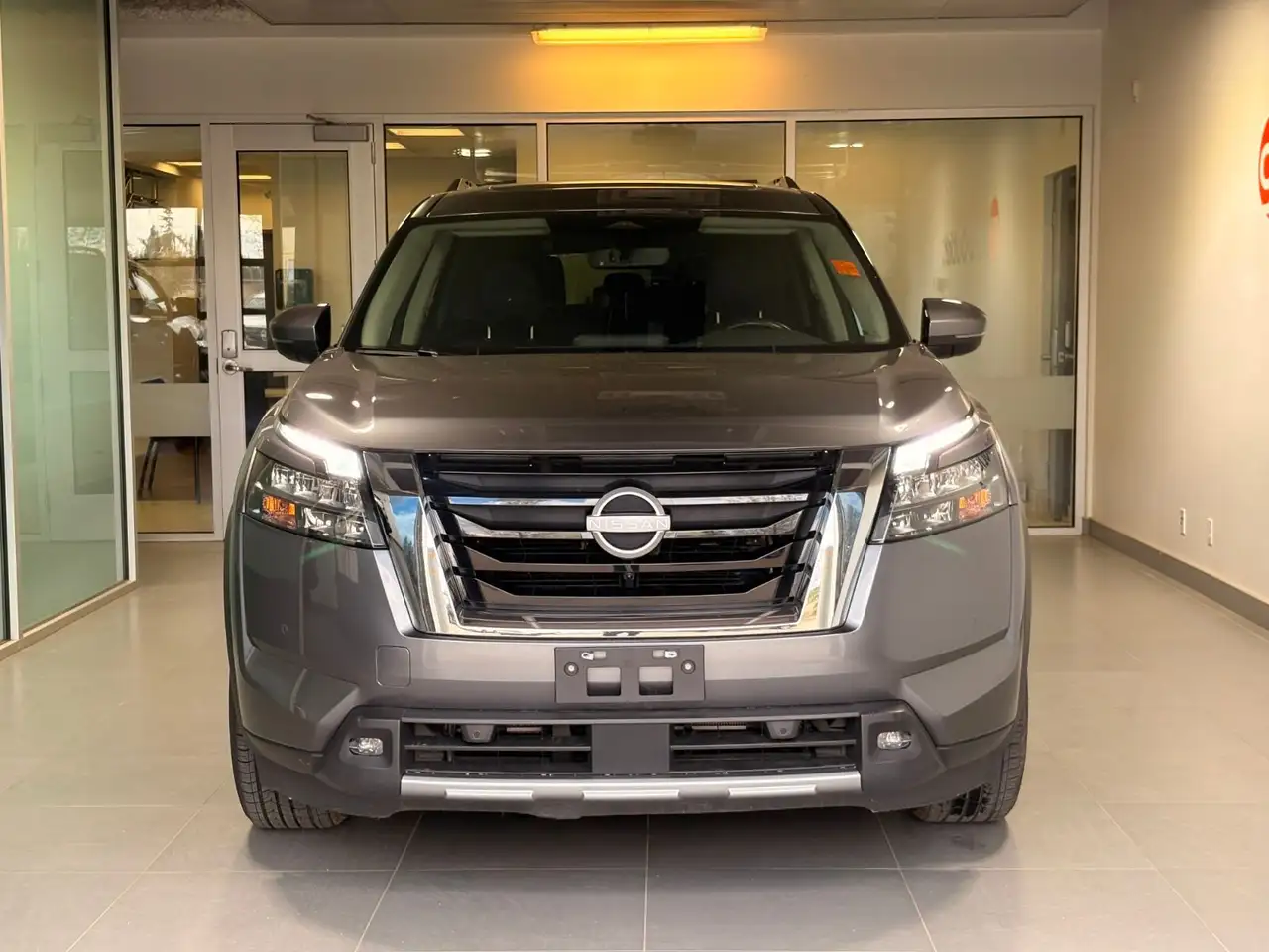 Nissan Pathfinder снимка Nissan Pathfinder