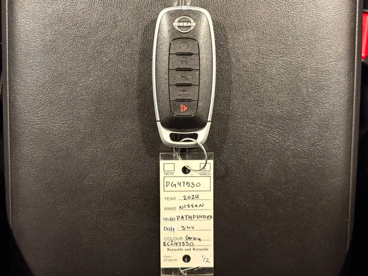 Nissan Pathfinder снимка Nissan Pathfinder