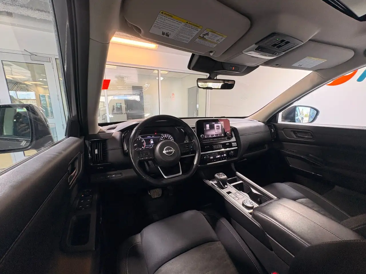 Nissan Pathfinder снимка Nissan Pathfinder