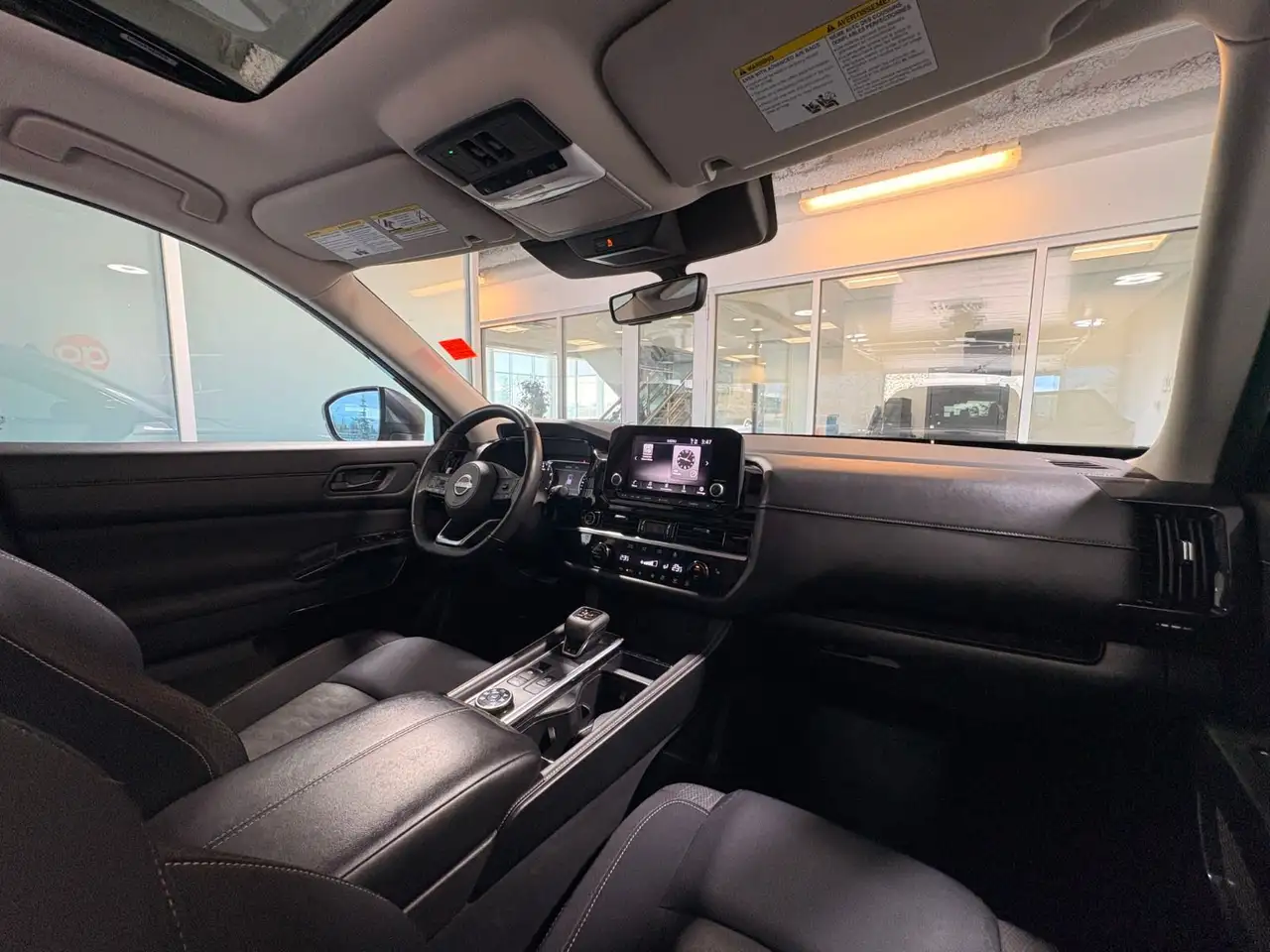 Nissan Pathfinder снимка Nissan Pathfinder