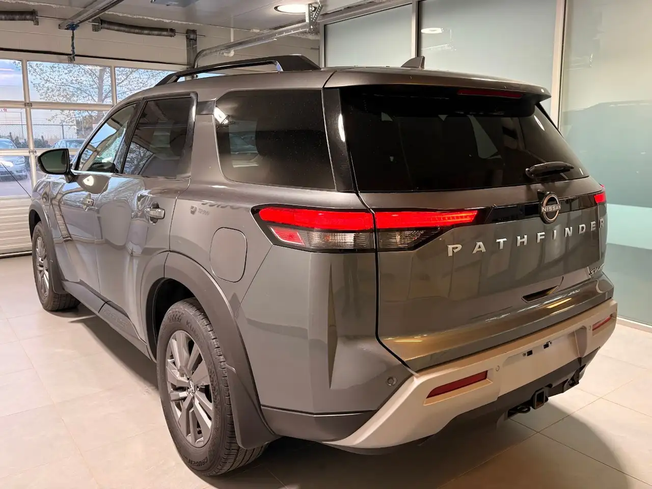 Nissan Pathfinder снимка Nissan Pathfinder