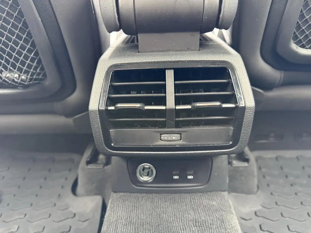 Audi Q3 снимка Audi Q3