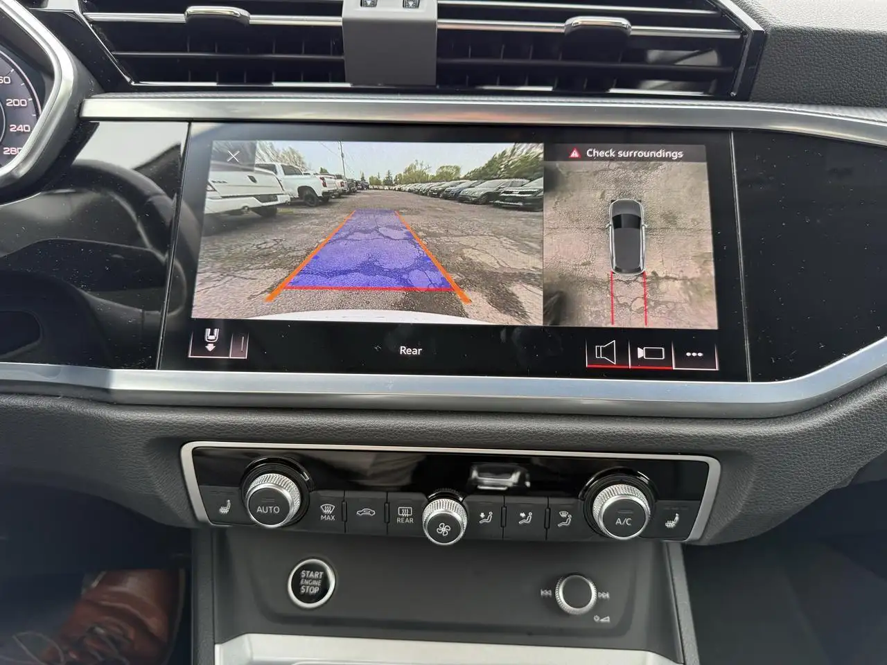 Audi Q3 снимка Audi Q3